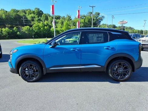 New 2026 Nissan Kicks SR w/ SR Premium Package AWD/4WD image 2
