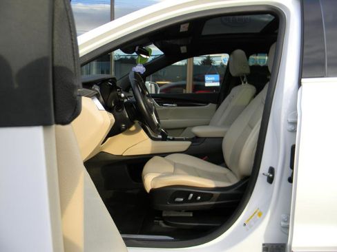 Used 2019 Cadillac XT5 Luxury image 11