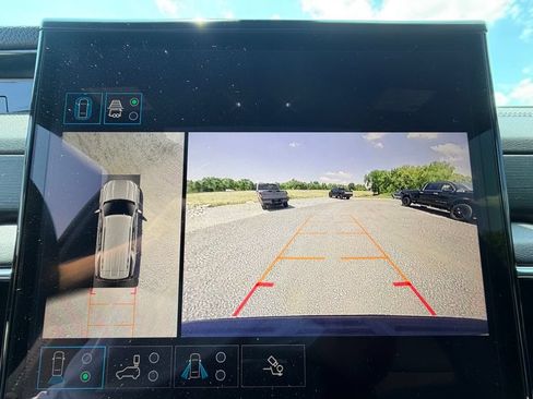 Used 2025 GMC Yukon Denali w/ Sun & Power Step Package AWD/4WD image 5