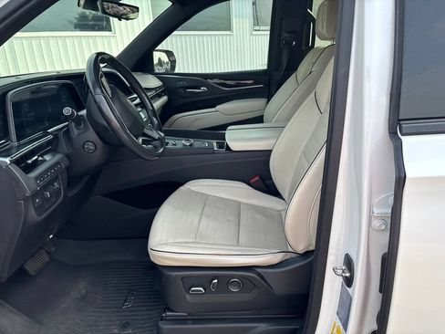 Used 2021 Cadillac Escalade Sport w/ Driver Assist Tech Package AWD/4WD image 9