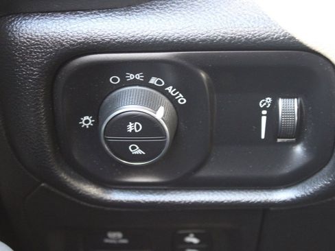 Used 2020 RAM 1500 Big Horn image 12