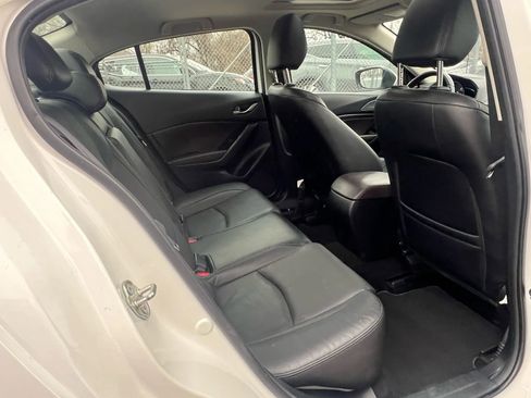 Used 2018 MAZDA MAZDA3 Grand Touring w/ Premium Equipment Package image 29