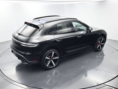 Certified 2023 Porsche Macan S AWD/4WD image 40