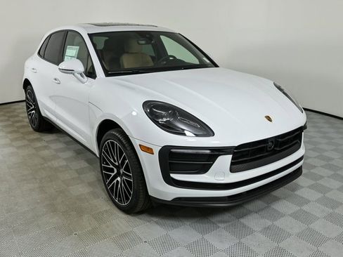 Certified 2025 Porsche Macan AWD/4WD image 26