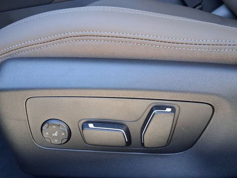 Used 2026 BMW 530i w/ Premium Package RWD image 14