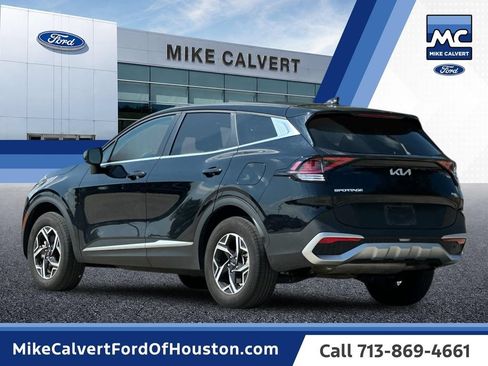 Used 2025 Kia Sportage LX AWD/4WD image 3