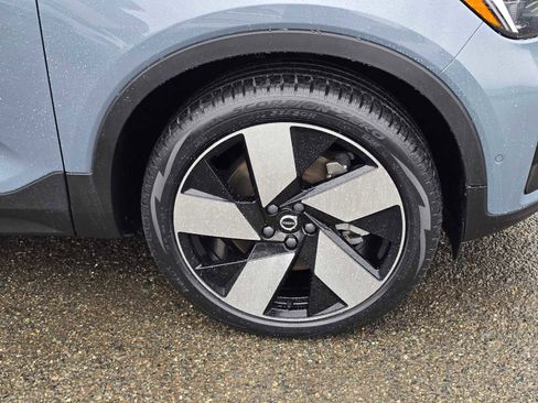 Certified 2023 Volvo XC40 Recharge Ultimate image 9