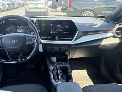 Used 2024 Chevrolet Trax RS w/ Driver Confidence Package FWD image 18