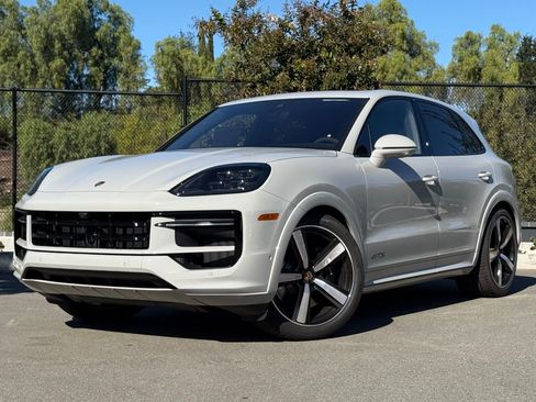 New 2026 Porsche Cayenne GTS AWD/4WD image 1