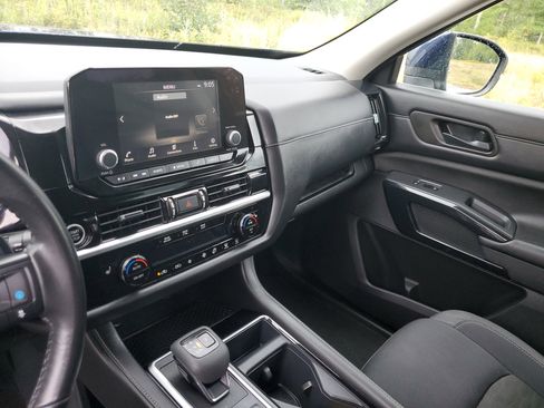 Certified 2024 Nissan Pathfinder SV image 20