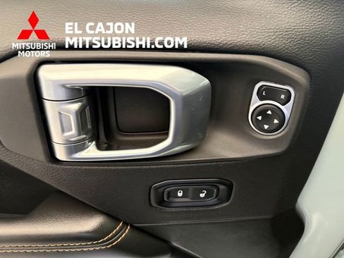 Used 2024 Jeep Wrangler Unlimited Sahara AWD/4WD image 10