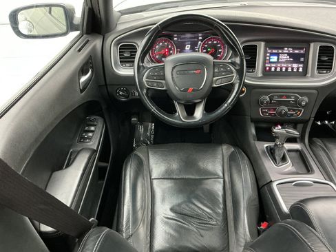 Used 2020 Dodge Charger SXT w/ Leather Interior Group RWD image 31