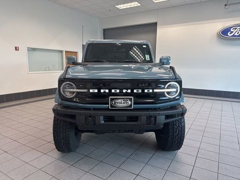 Used 2022 Ford Bronco Outer Banks AWD/4WD image 2