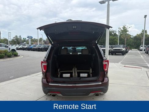 Used 2018 Ford Explorer XLT w/ Equipment Group 202A FWD image 7
