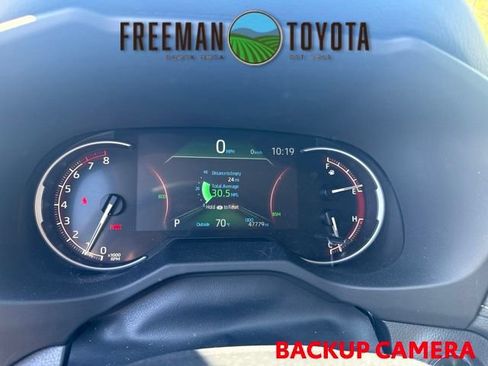 Used 2024 Toyota RAV4 XLE FWD image 8
