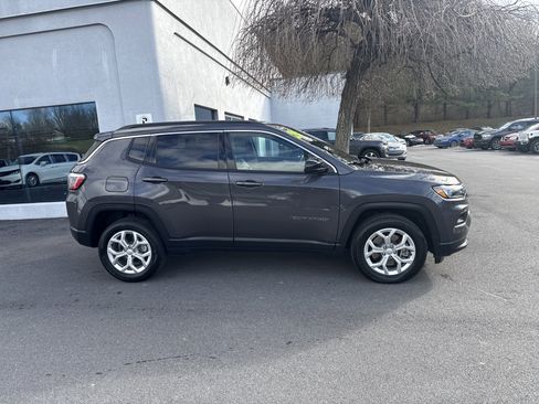 Used 2024 Jeep Compass Latitude w/ Convenience Group image 2