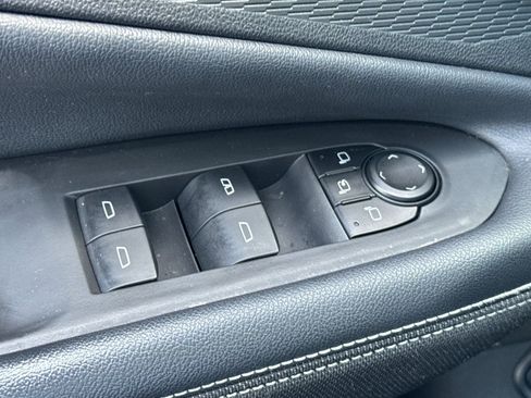 Used 2024 Chevrolet Blazer EV LT AWD/4WD image 13