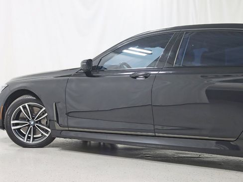 Used 2020 BMW 750i xDrive w/ Executive Package image 11