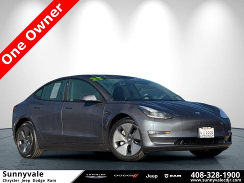 Used 2023 Tesla Model 3 Standard Range image 1