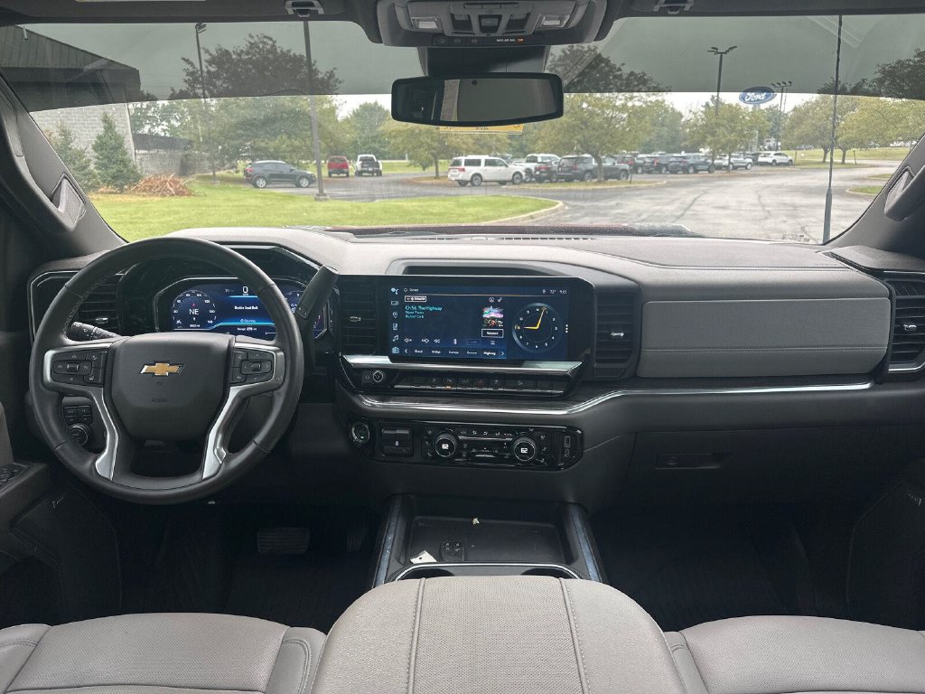 Used 2024 Chevrolet Silverado 2500 LTZ w/ LTZ Convenience Package AWD/4WD image 2