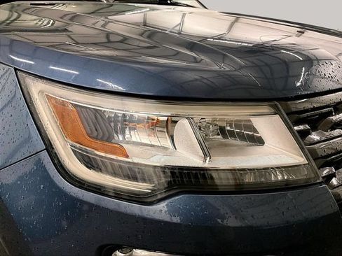 Used 2018 Ford Explorer XLT w/ Equipment Group 202A AWD/4WD image 28