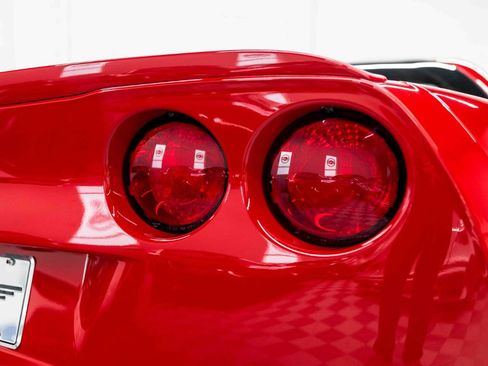 Used 2009 Chevrolet Corvette Coupe w/ Z51 Performance Package RWD image 26