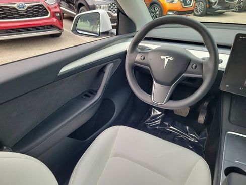 Used 2023 Tesla Model Y Long Range image 15