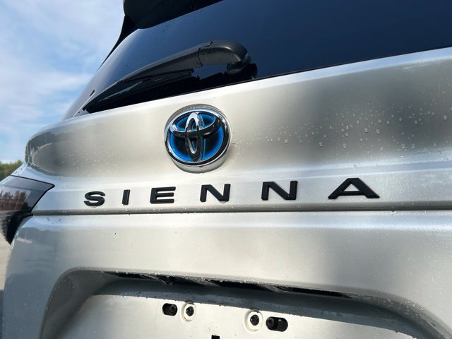 Used 2024 Toyota Sienna XLE w/ XLE Plus Package AWD/4WD image 10