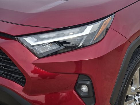 Used 2024 Toyota RAV4 XLE Premium image 9