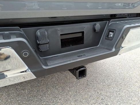 Used 2022 Ford F150 Lariat w/ Equipment Group 502A High AWD/4WD image 12
