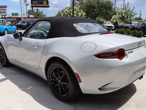 Used 2019 MAZDA MX-5 Miata Sport RWD image 6