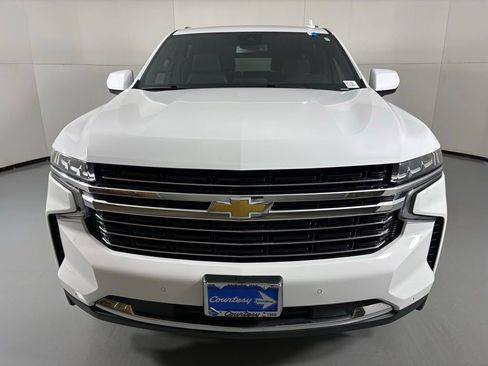 Used 2024 Chevrolet Suburban LT image 4
