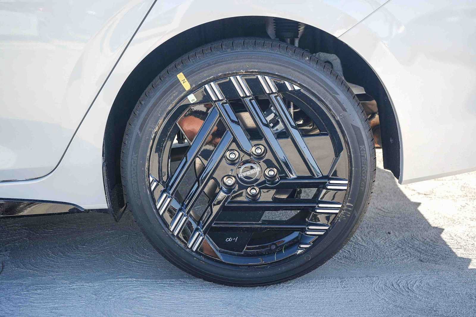 New 2027 Nissan Sentra SR w/ Floor Mat Package FWD image 10