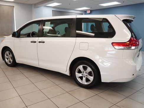 Used 2014 Toyota Sienna L FWD image 7