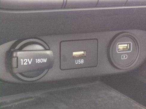 Used 2023 Hyundai Elantra Limited image 26