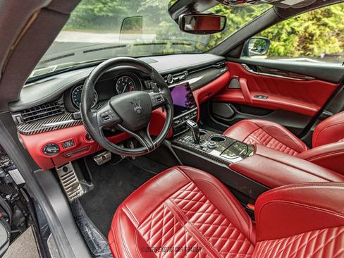 Used 2022 Maserati Quattroporte Trofeo RWD image 31