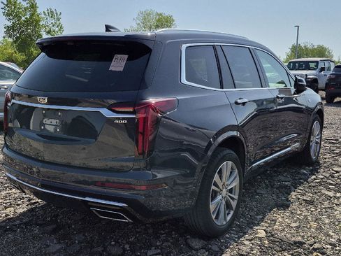 Used 2024 Cadillac XT6 Premium Luxury w/ Technology Package AWD/4WD image 3