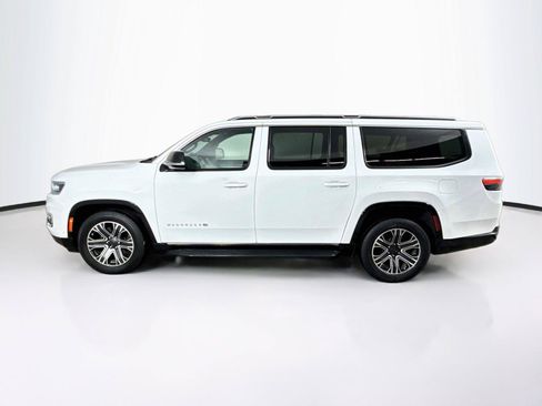 Used 2023 Jeep Wagoneer L Series II AWD/4WD image 2