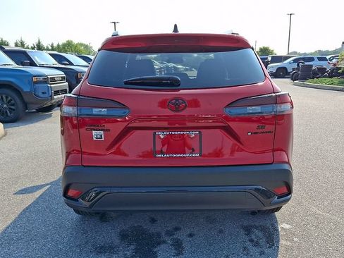 Used 2026 Toyota Corolla Cross AWD Hybrid w/ Moonroof Package image 5