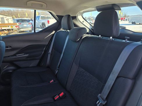 Used 2023 Nissan Kicks SV image 23