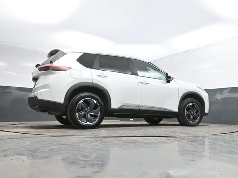 Used 2025 Nissan Rogue SV image 35