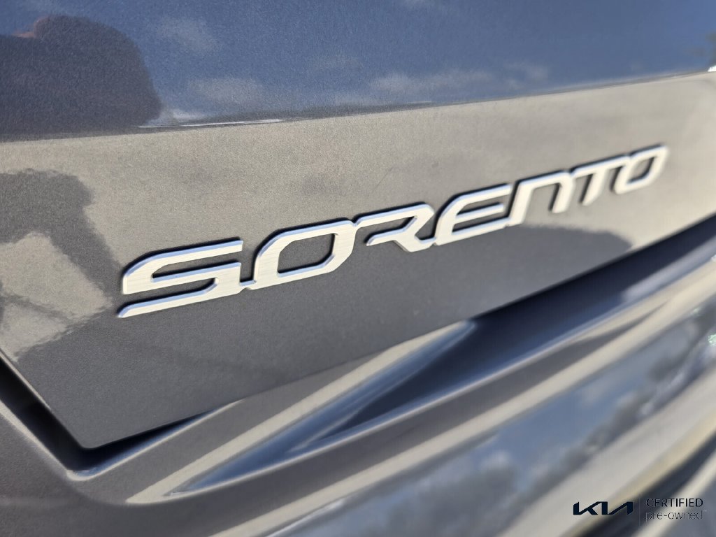 Certified 2023 Kia Sorento S FWD image 15