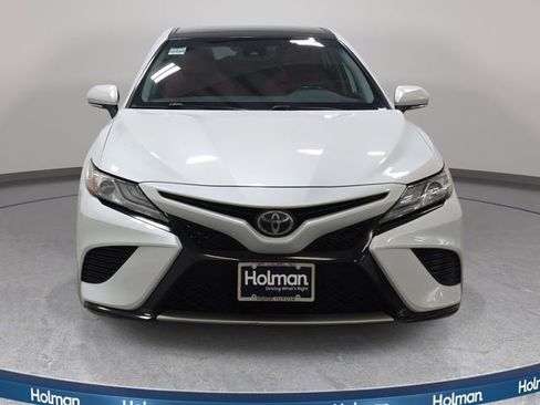 Used 2019 Toyota Camry XSE FWD image 3