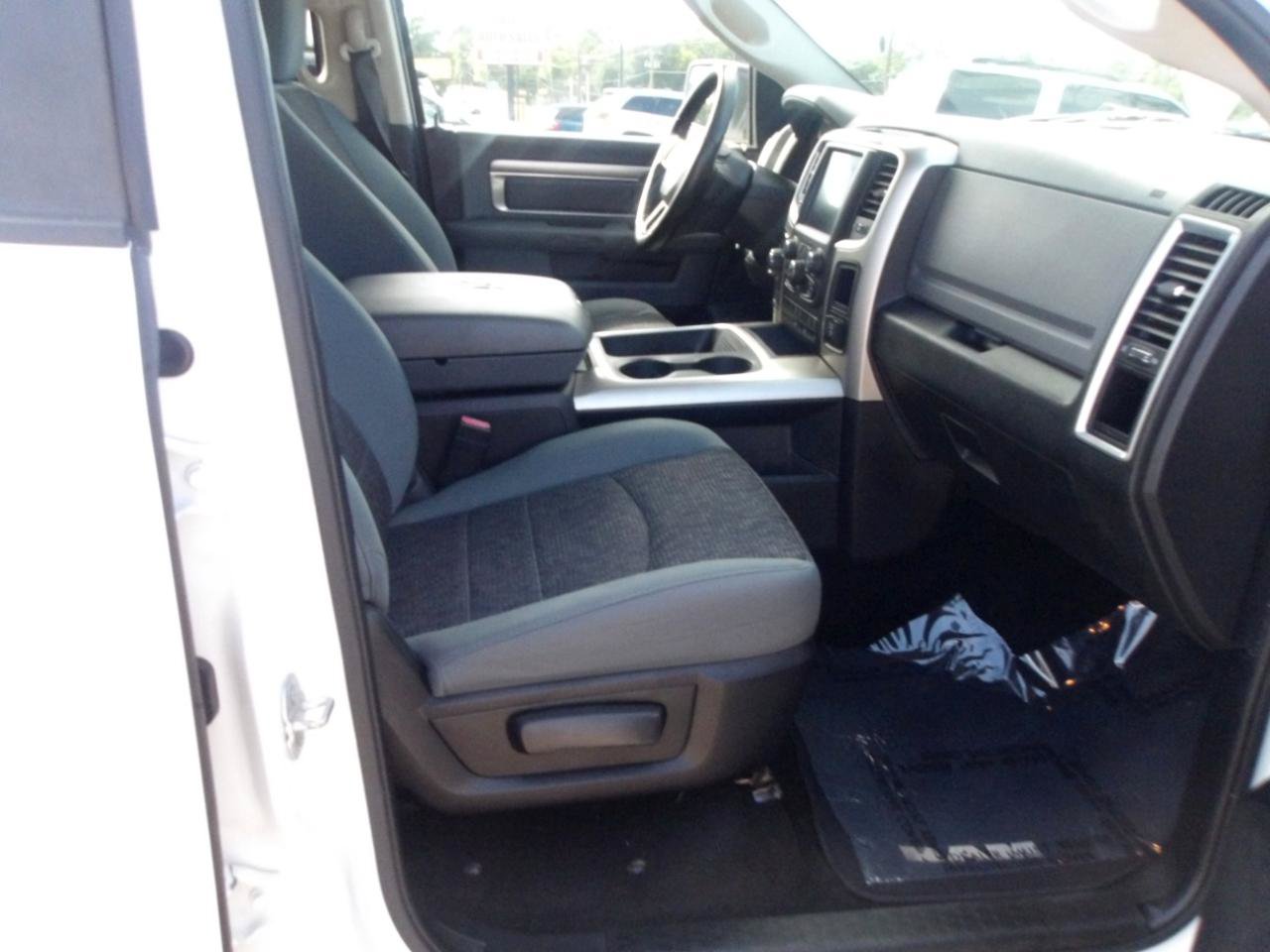 Used 2015 RAM 1500 SLT AWD/4WD image 10