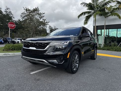 Used 2023 Kia Seltos S image 32