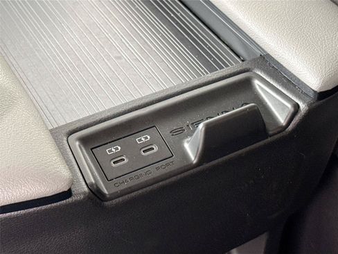 Certified 2026 Toyota Sienna XLE FWD image 38