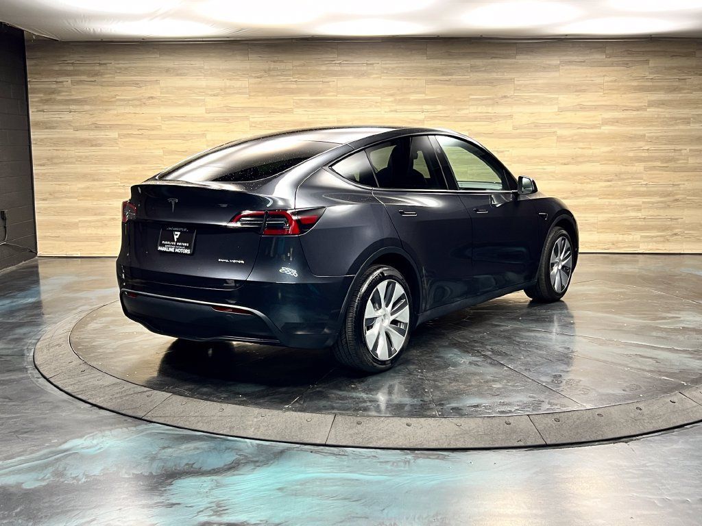 Used 2024 Tesla Model Y Long Range AWD/4WD image 17