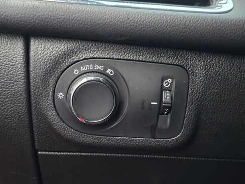 Used 2018 Chevrolet Cruze Premier image 29