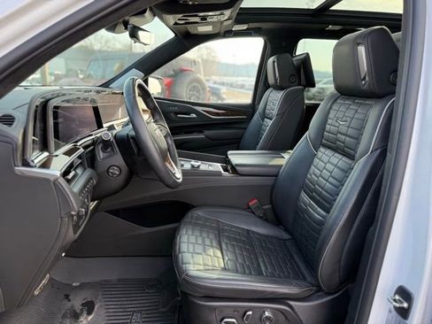 Used 2023 Cadillac Escalade Sport Platinum w/ LPO, ONYX Package image 15