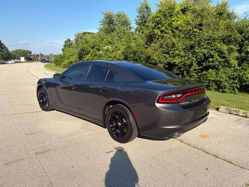 Used 2019 Dodge Charger SXT RWD image 3